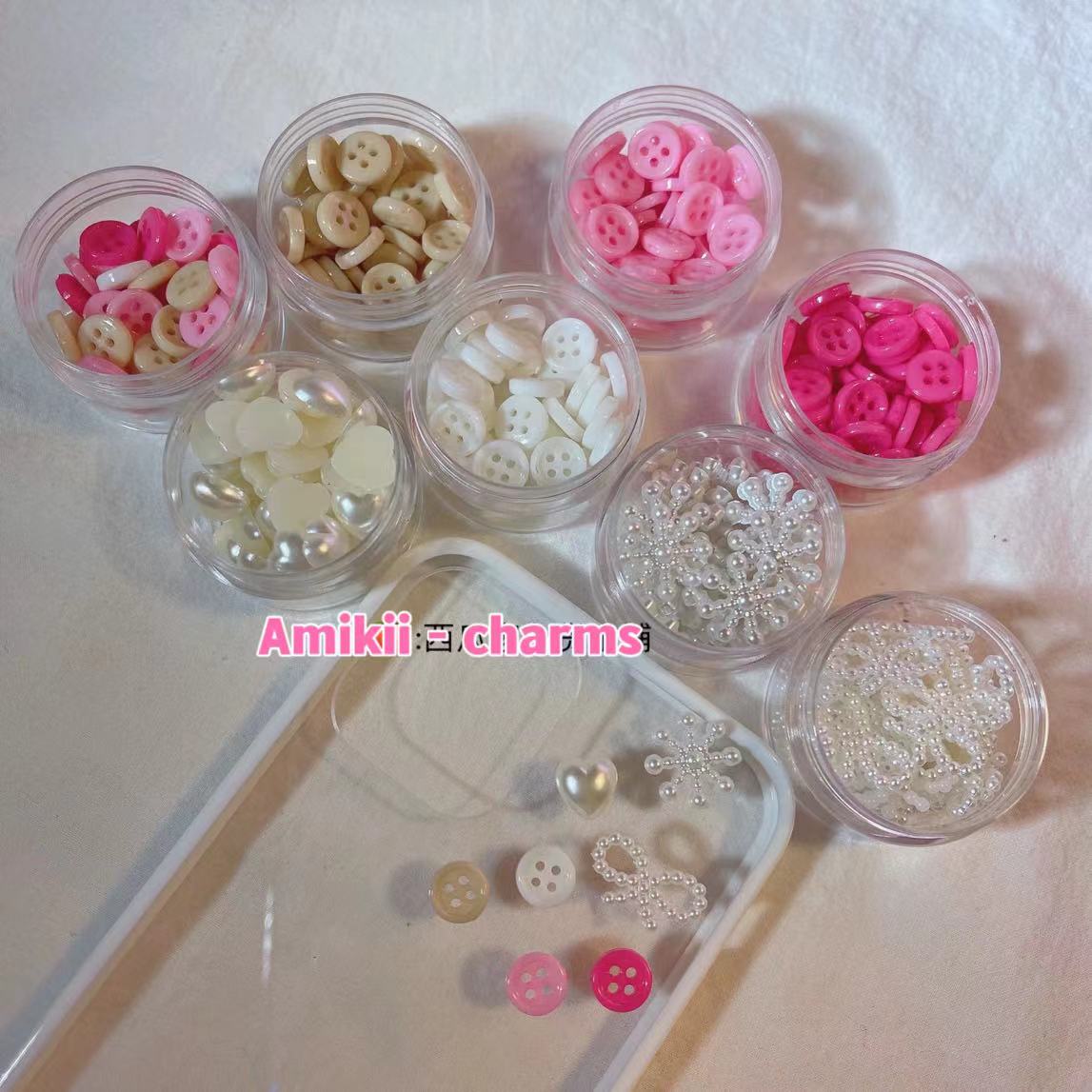 Mini button and decorated with pearl bows